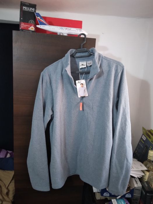 Bluza nouă mărimea 48-50