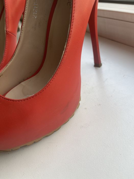 Туфли на каблуке