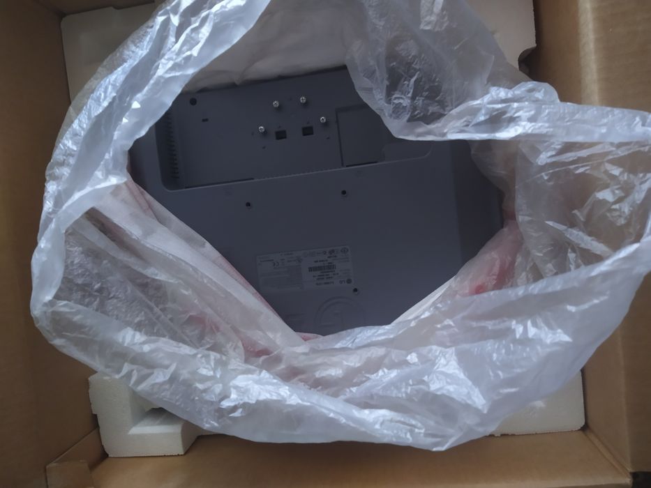 Lg flatron monitor 19 монитор компютър