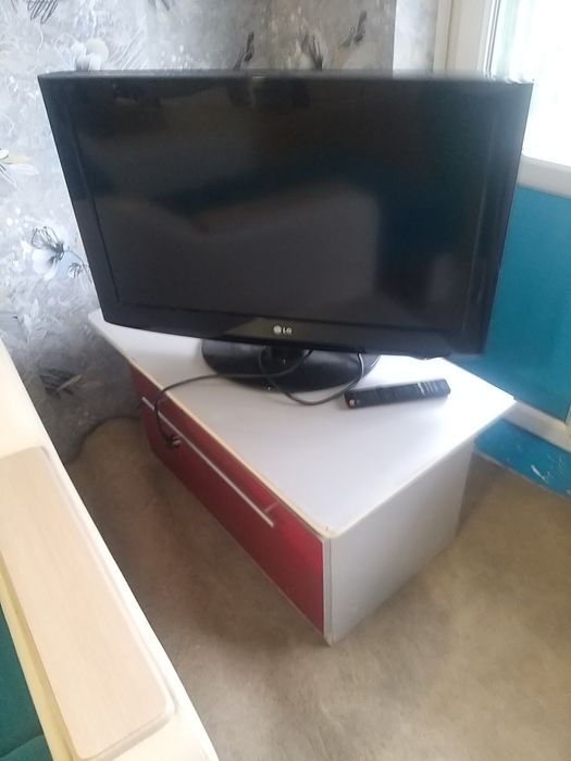 Продам тумбочку,б/у