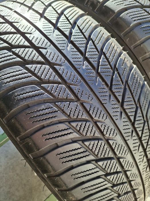 2  Anvelope de iarnă  225 55 r17 Bridgestone