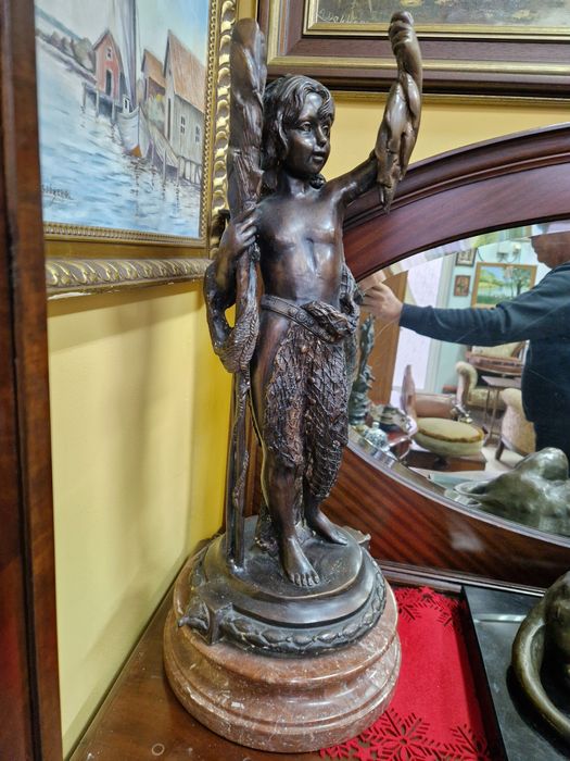 Прекрасна антикварна голяма френска бронзова фигура статуетка