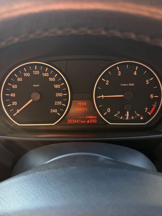 BMW SERIA 1,an 2006 1.6 benzina ,PROPIETAR , pachet M ,trapa electrica