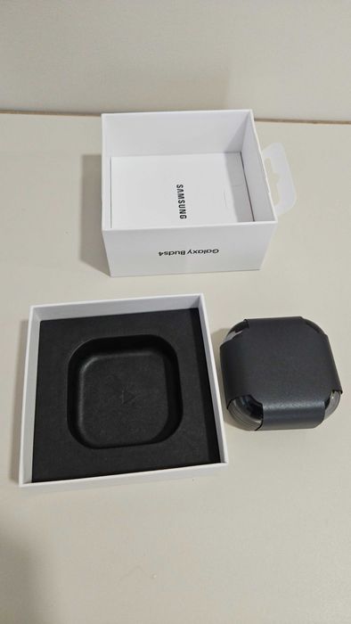 Продавам Samsung Galaxy Buds 4