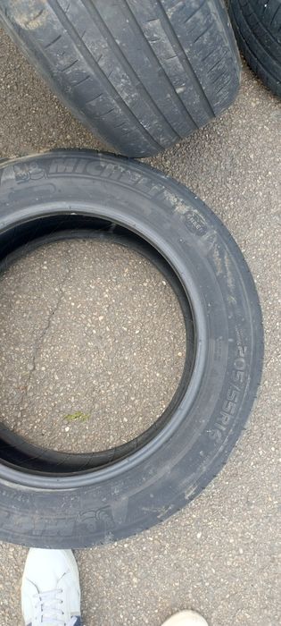 Vând 4 anvelope de vară