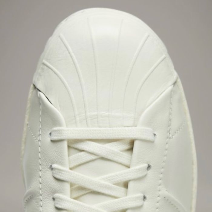 Новые кроссовки Y-3 Superstar