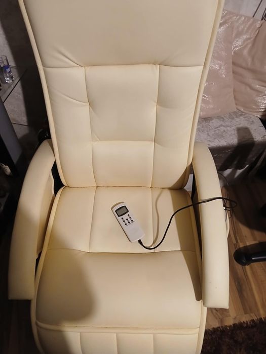 Vând fotoliu cu masaj electric