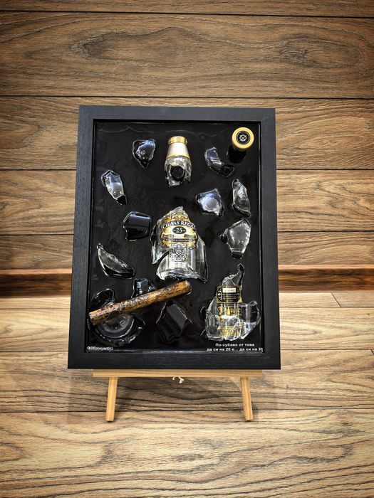 Ръчно изработени картини, заляти с епоксидна смола.