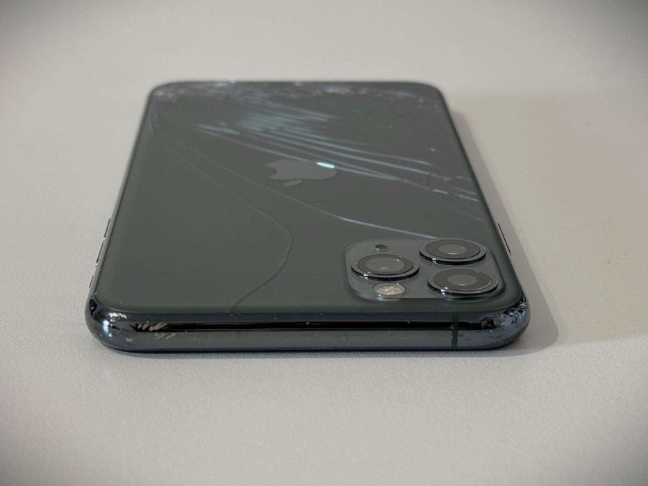 Бартер! iPhone 11 Pro Max 256GB Midnight Green (Зелен)