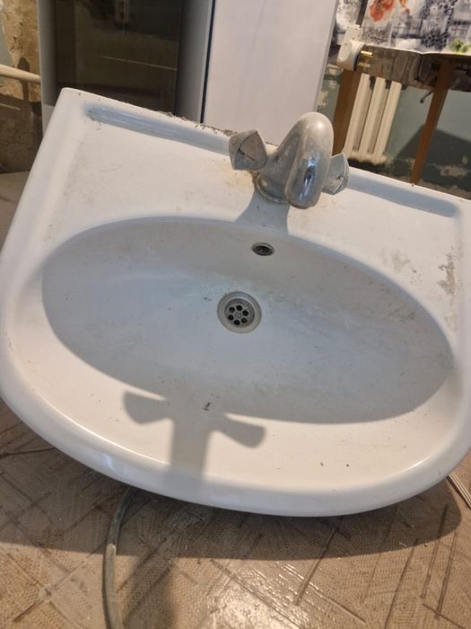 Продаю раковину стумбой