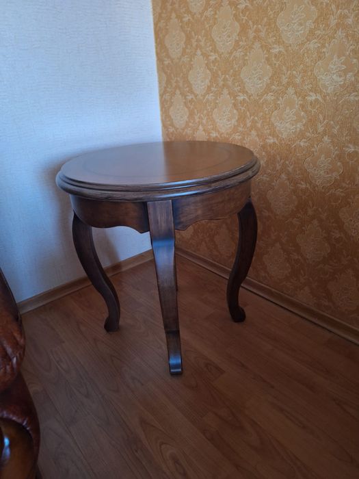 Журнальный столик