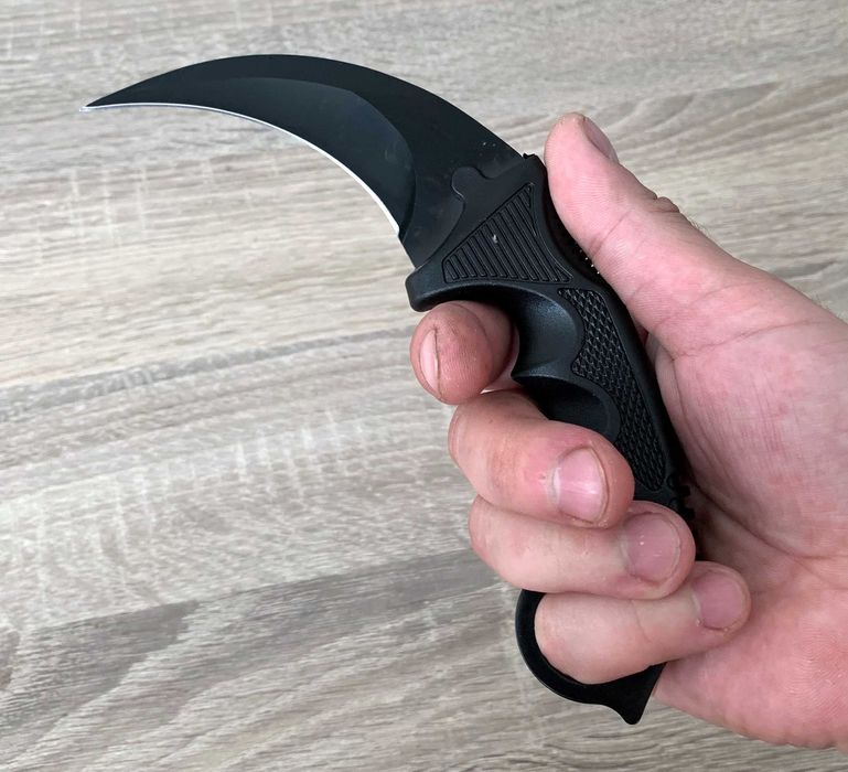 Cutit lama Counter Strike Karambit Negru cu Snur si Teaca - colectie