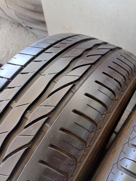 Топ състояние 2бр.235/55/17 Bridgestone dot1924