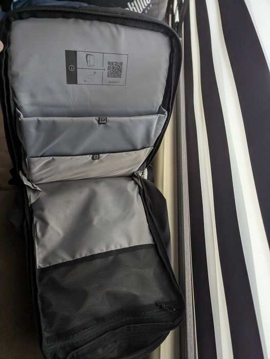 Продавам раница QUECHUA 32л