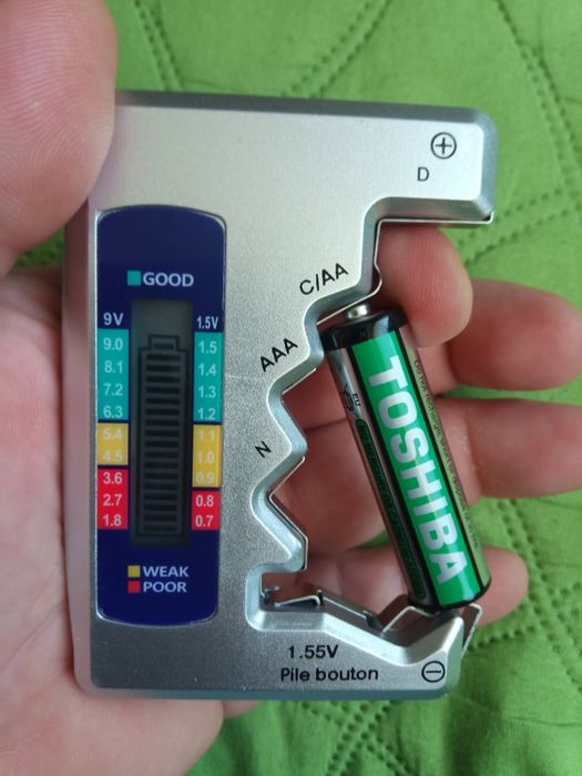 Тестер за батерии цифров