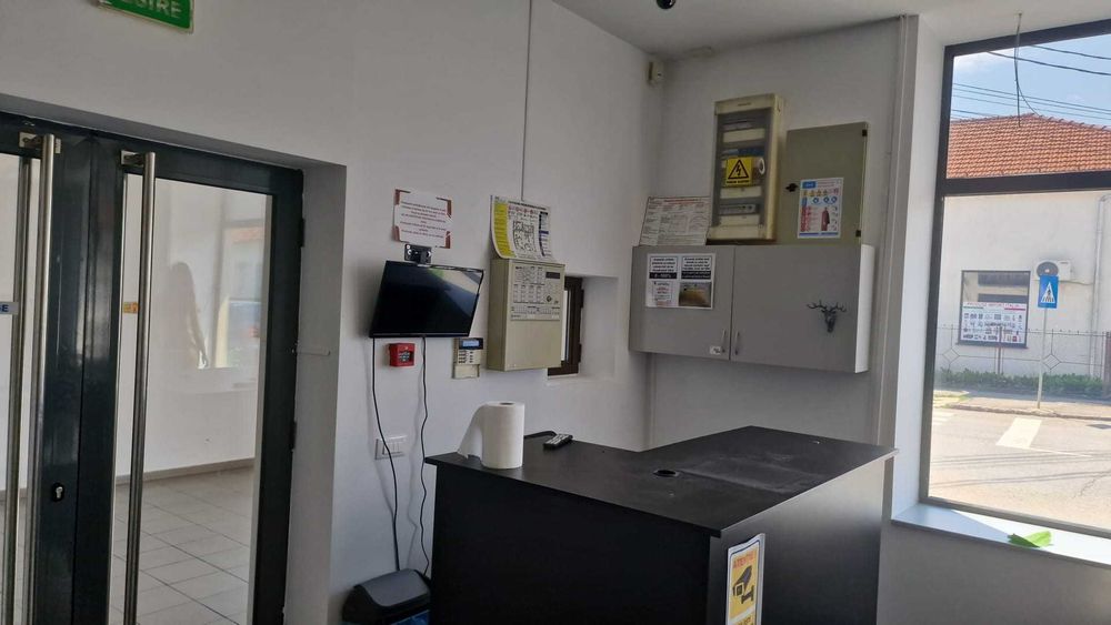 Spatiu comercial liber la parter 160 mp si ETAJ CU  SPATIU DE JOACA inchiriat !