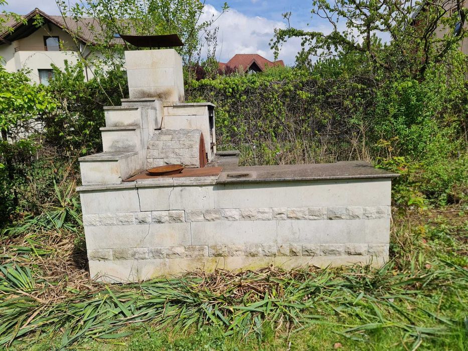 Gratar din samota cu cuptor plita fonta si ceaun, piatra Vistea granit