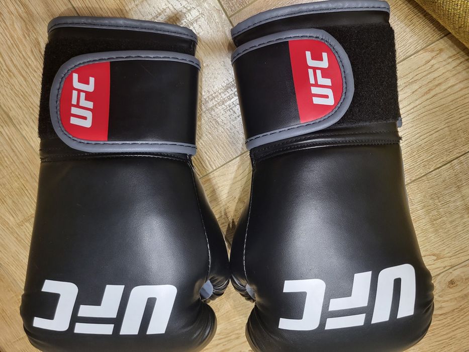 Боксёрские перчатки