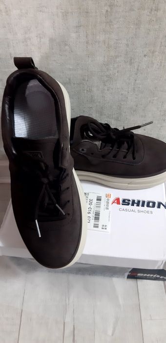 Мужские кроссовка