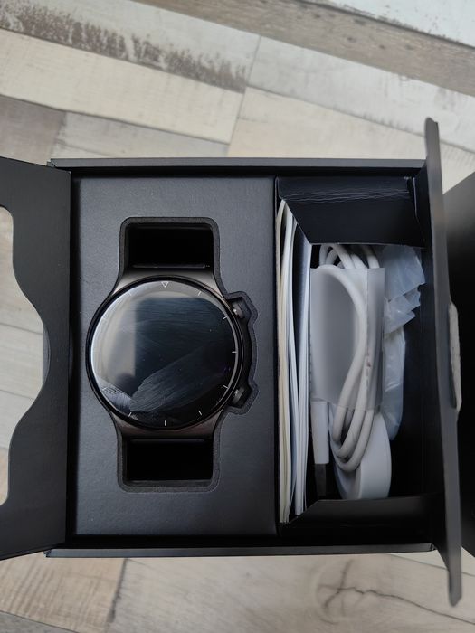 Смарт часовник Huawei GT 2 pro + подаръци