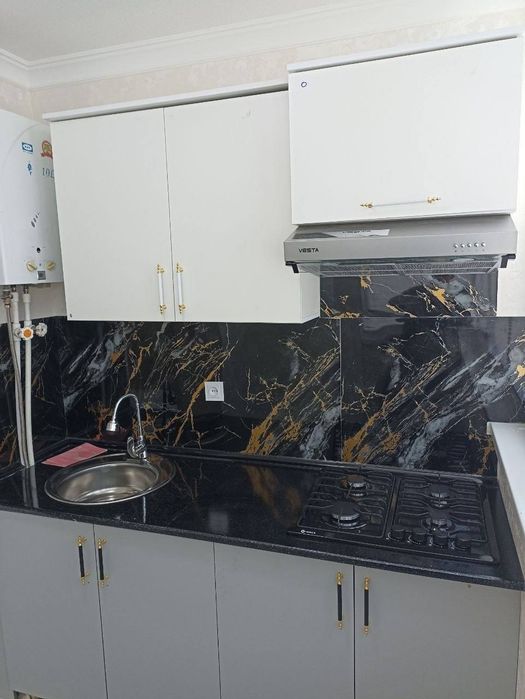 Срочно продаётся квартира Микрорайон