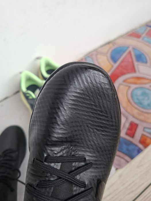 Бутонки Adidas Nemezis и маратонки Nike