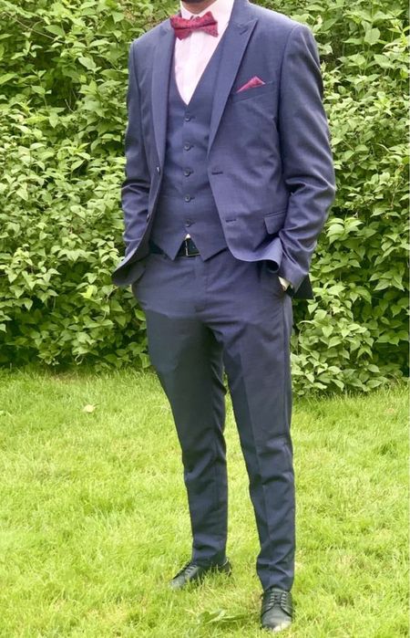 Мъжки костюм за абитуриент
