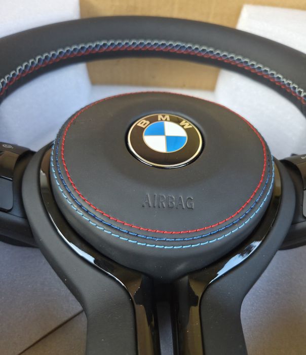 М волан за BMW Ф10 F10 Ф11 F11 Ф01 F01 Ф06 F06 спортен кожен с еърбег шит 3-цветен конец М пакет стил М5 БМВ Ф07 F07 GT Ф18 F18 перфектен тунинг