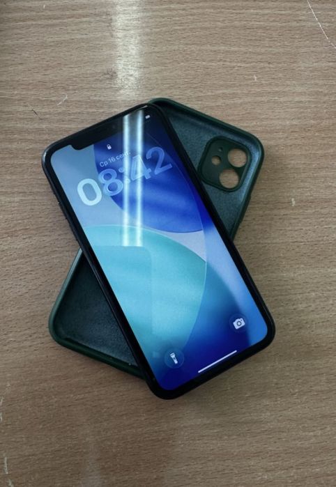 Iphone 11 64gb. Ёмкость 77