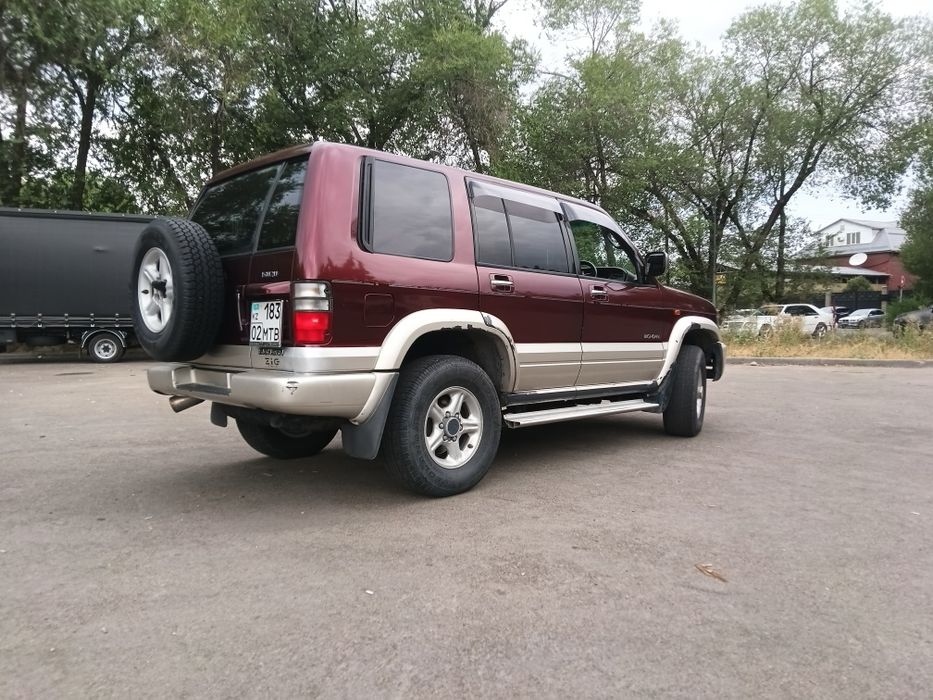 Isuzu Bighorn 2000