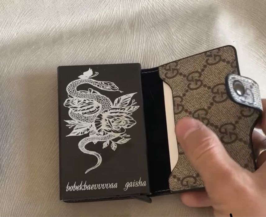 Именной женский Кардхолдер