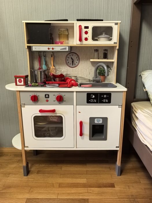 Детска дървена кухня
