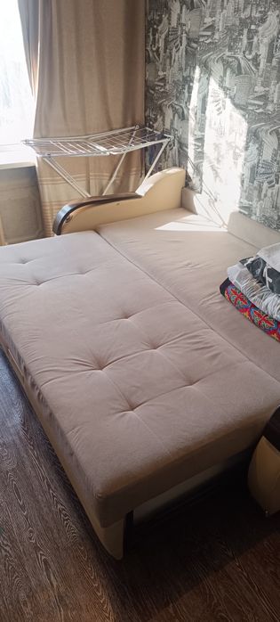 Продам диван. Состояние б/у. Был в эксплуатации