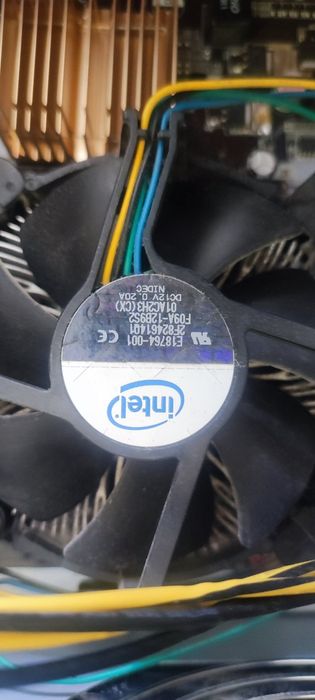 Компютър с монитор комплект