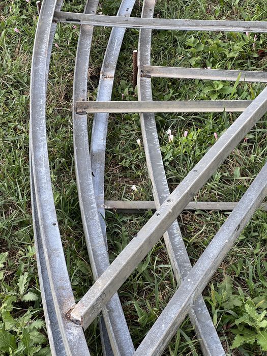 Vand 20arce de metal pentru constructii sera, ciupercarie