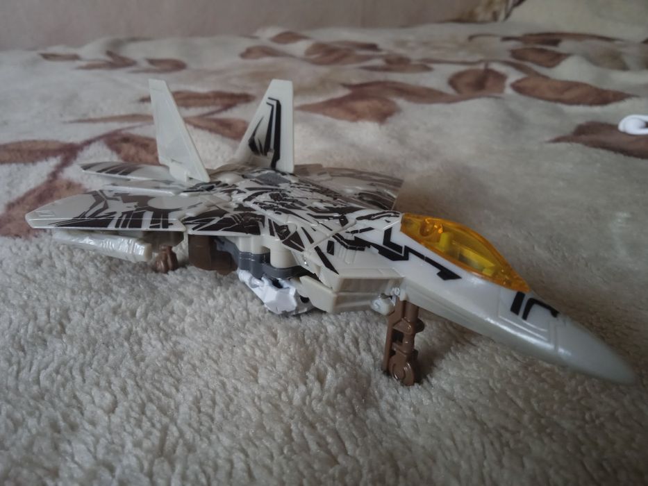 Продаю Робота-трансформера Старскрима