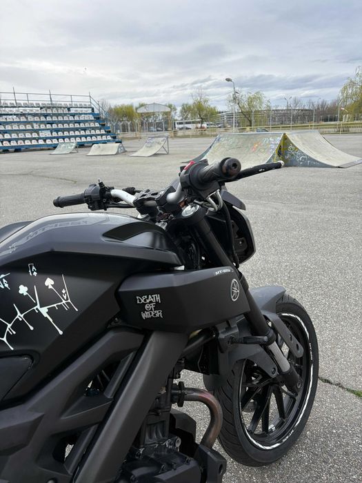 Vând Yamaha Mt125