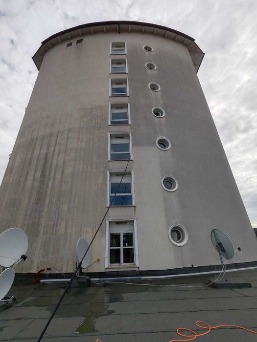 Elite Exterior building Professional Cleaning services.