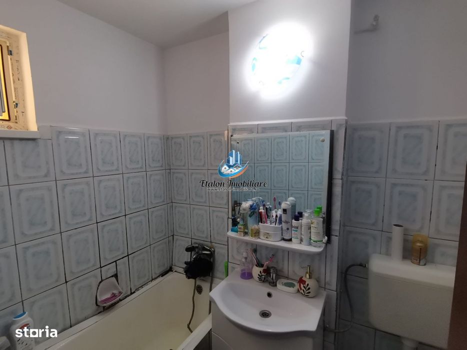 Apartament 3 camere semidecomandat, Piata Darmanesti, Piatra Neamt