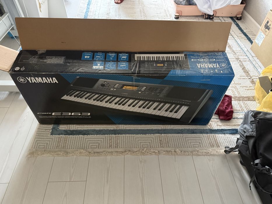 Синтезатор-пианино Yamaha PSR-E363