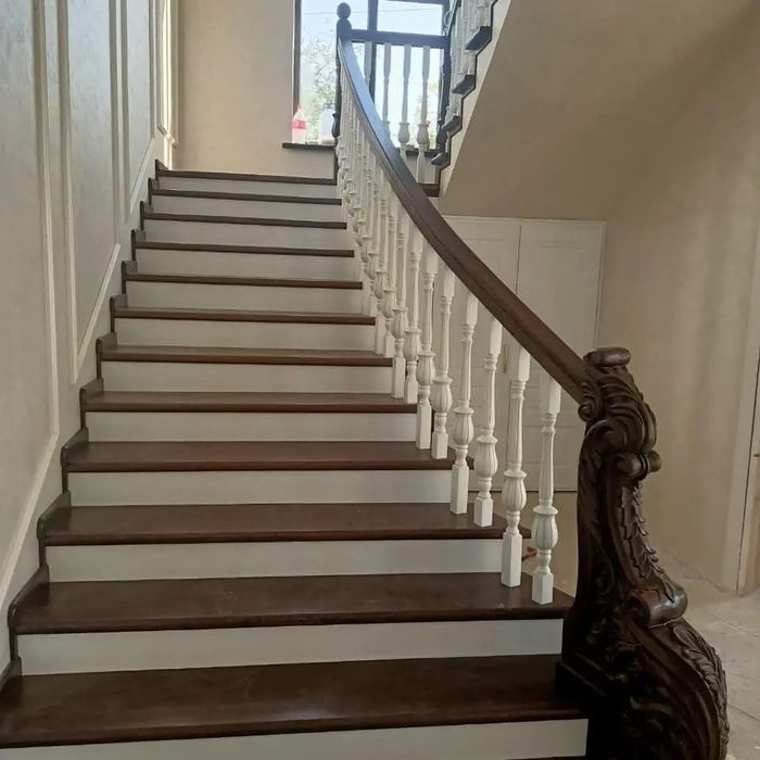 Изготовление лестниц и дверей