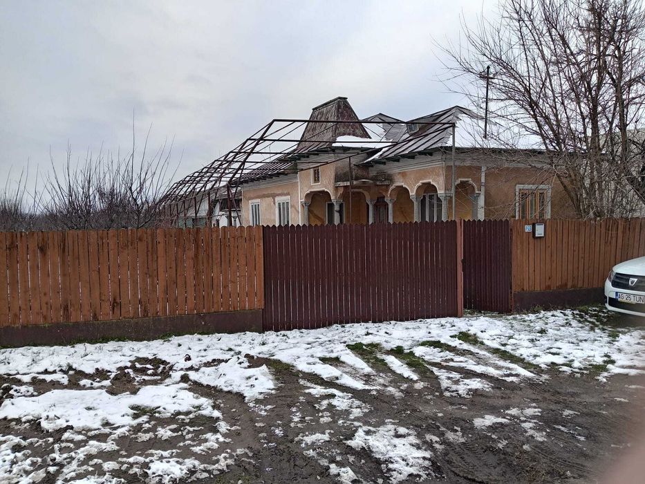 Casă și teren Serbanesti de sus , olt