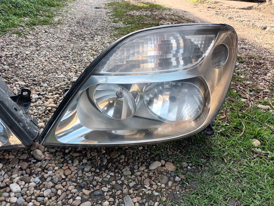 ляв и десен фар за рено сценик RENAULT SCENIK