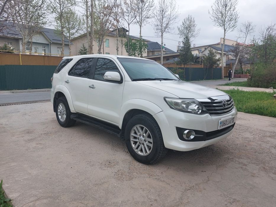Продам Toyota Fortuner