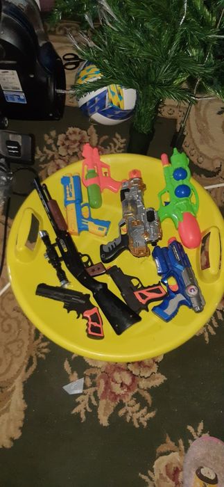 Пистолеты игрушки