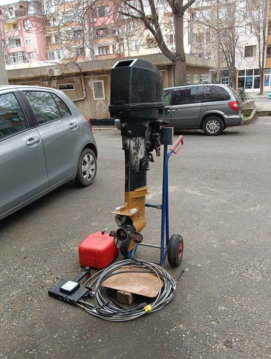 Извънбордов двигател Mercury 25