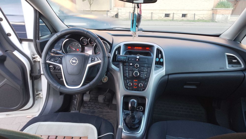 Opel Astra 2012 J 1.3 Sport Tourer