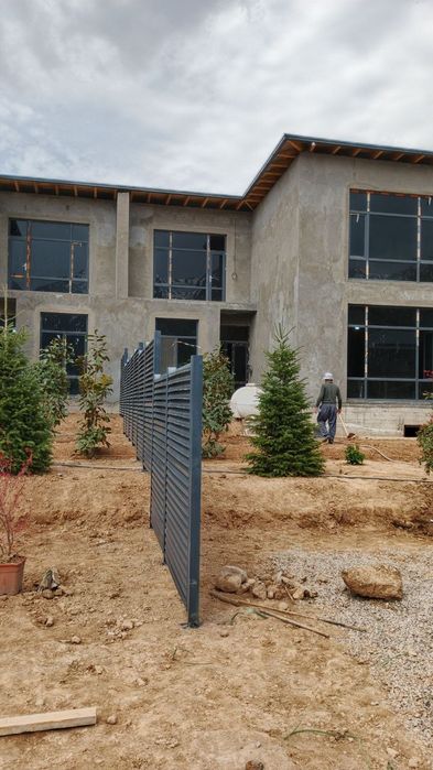 Жалюзи, заборы из металла.