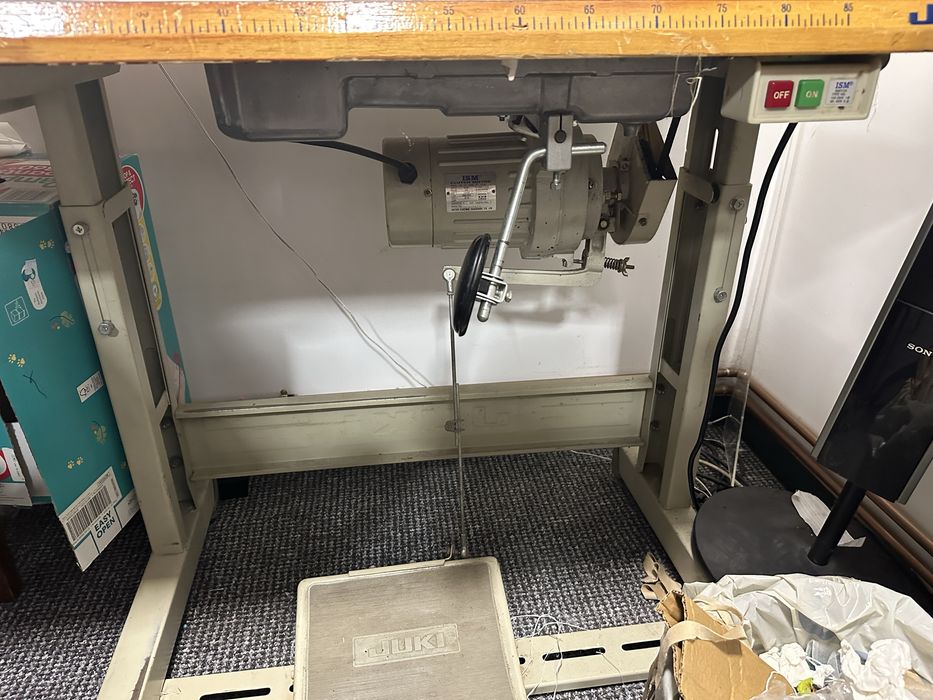 Masina de cusut profesionala JUKI