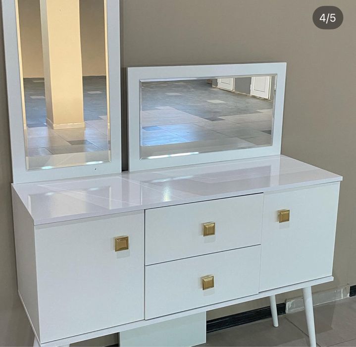 Шкаф купе+2тумбочки+комод с зерк